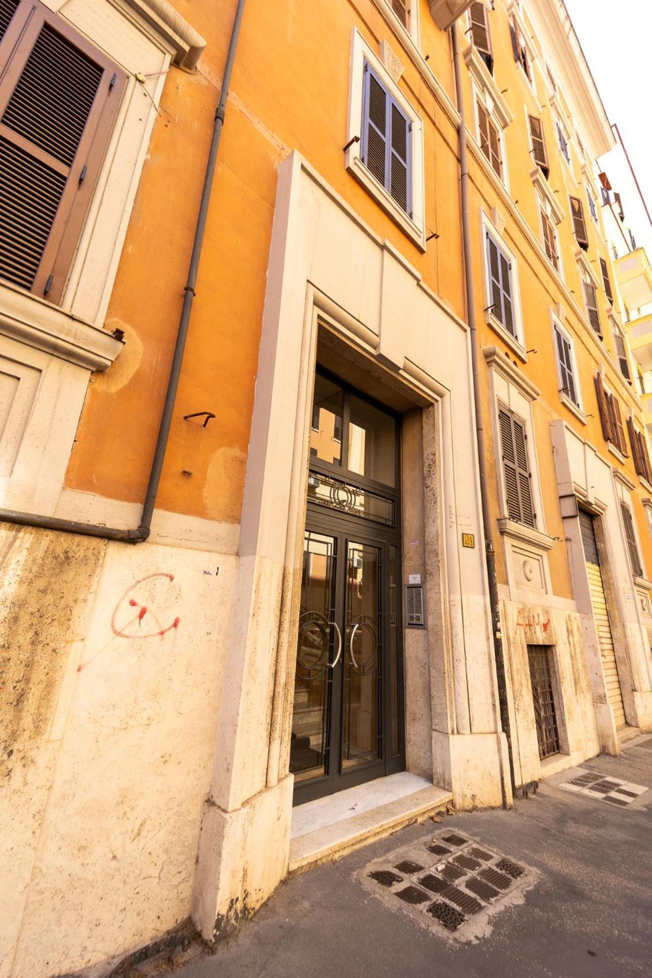 Caruso Regal House *